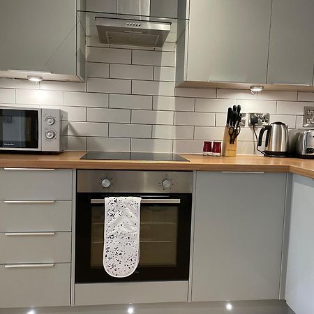 Stylish And Modern 2Br Apartment With Parking Sheffield Eksteriør billede
