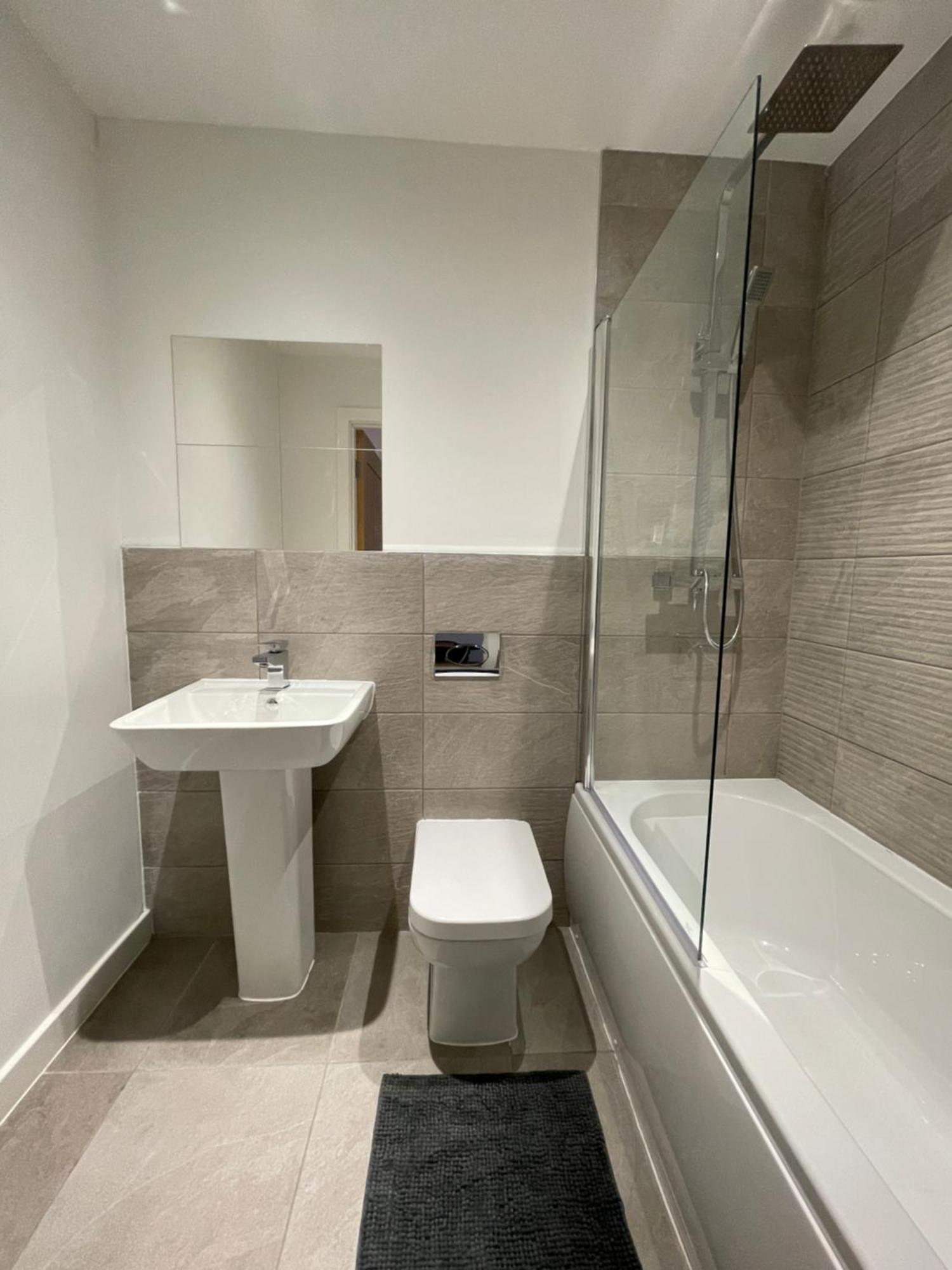 Stylish And Modern 2Br Apartment With Parking Sheffield Eksteriør billede